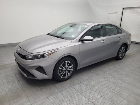 Used 2023 Kia Forte LXS FWD image 2