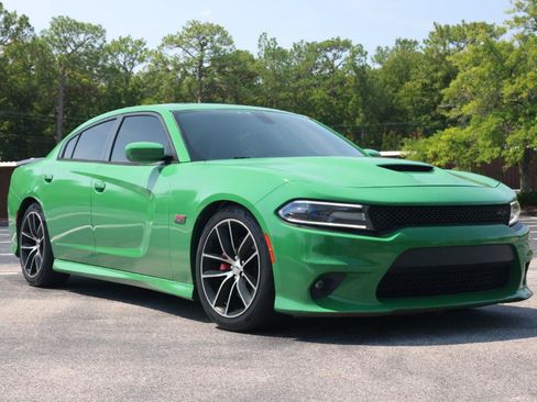 Used 2015 Dodge Charger R/T Scat Pack w/ Beats Audio Group RWD image 7