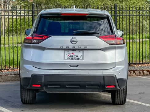 Used 2025 Nissan Rogue SV FWD image 4