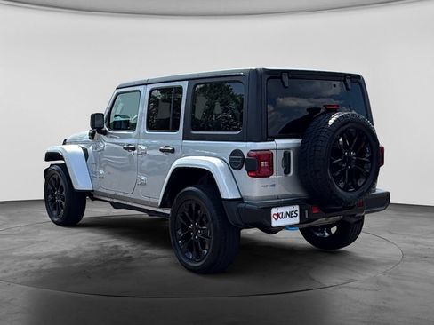 Used 2023 Jeep Wrangler Unlimited Sahara AWD/4WD image 7