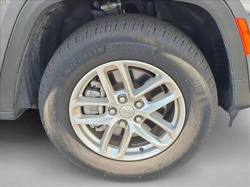 Used 2025 Jeep Grand Cherokee L Laredo AWD/4WD image 21