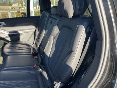 Used 2022 BMW X7 M50i w/ Cold Weather Package image 11