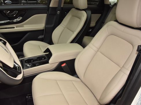 New 2026 Lincoln Corsair Reserve image 33