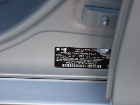 Used 2016 BMW 320i Sedan image 13