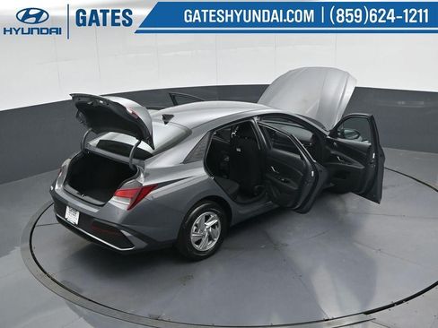 New 2026 Hyundai Elantra SE FWD image 50