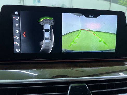 Used 2018 BMW 530i xDrive AWD/4WD image 16