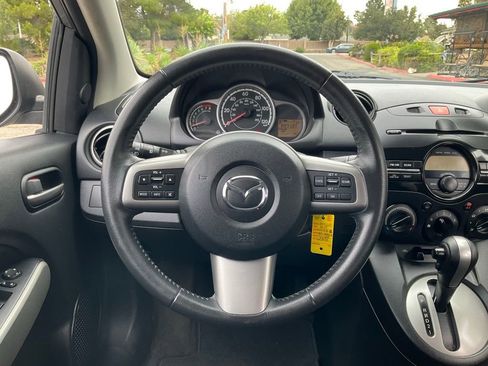 Used 2013 MAZDA MAZDA2 Touring image 34