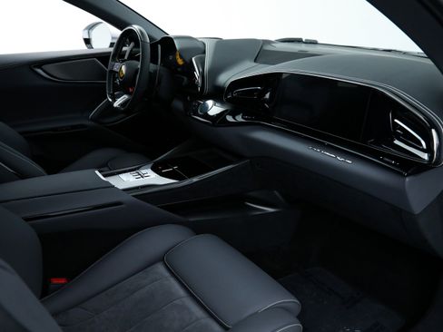 Used 2024 Ferrari Purosangue AWD/4WD image 21