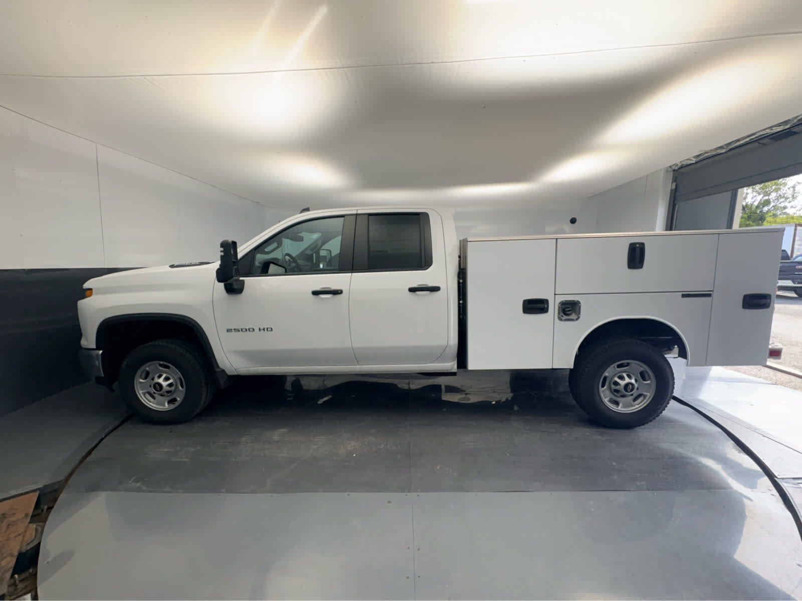 Used 2025 Chevrolet Silverado 2500 W/T w/ WT Convenience Package RWD image 4