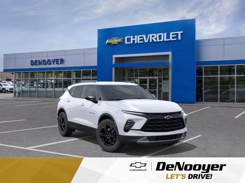 New 2026 Chevrolet Blazer LT image 1