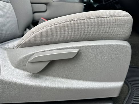 Used 2018 Chevrolet Silverado 1500 Custom w/ Custom Convenience Package image 22