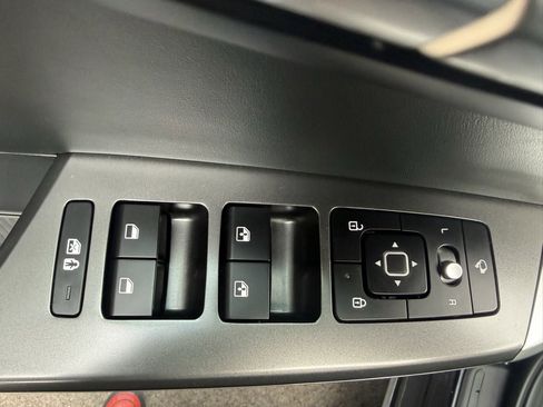 Used 2024 Kia EV6 Light image 27