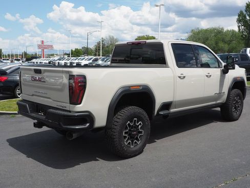 Used 2026 GMC Sierra 2500 AT4X AWD/4WD image 7