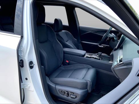 Used 2025 Lexus RX 350 AWD w/ Convenience Package image 8