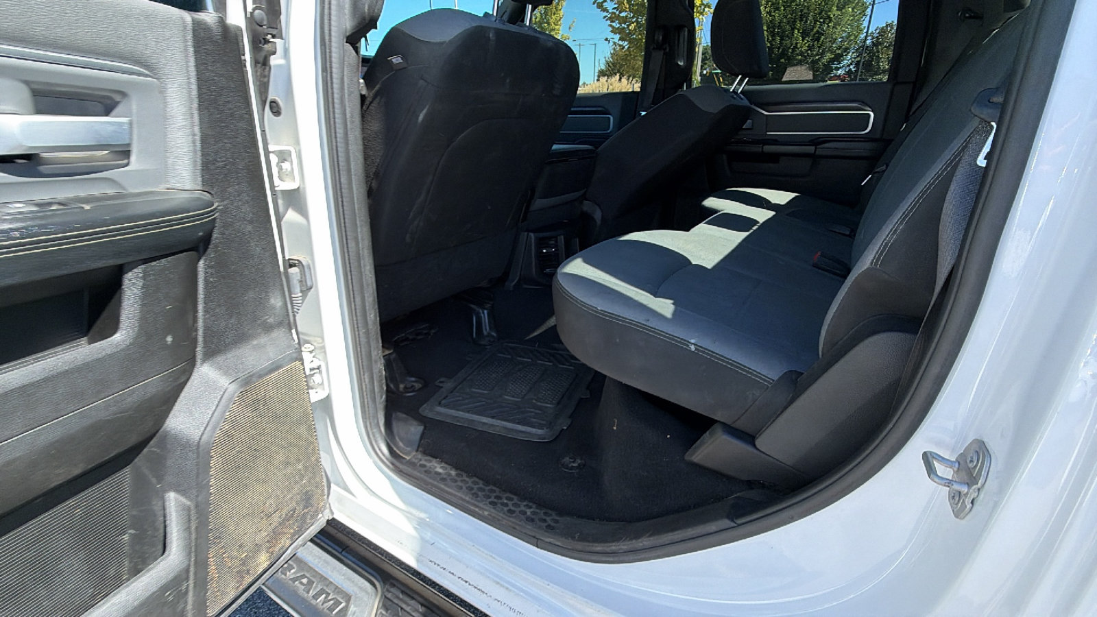 Used 2022 RAM 2500 Big Horn AWD/4WD image 23