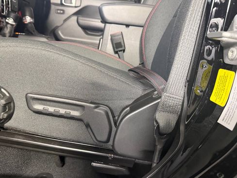 Used 2024 Jeep Wrangler Rubicon w/ Capability Package image 24