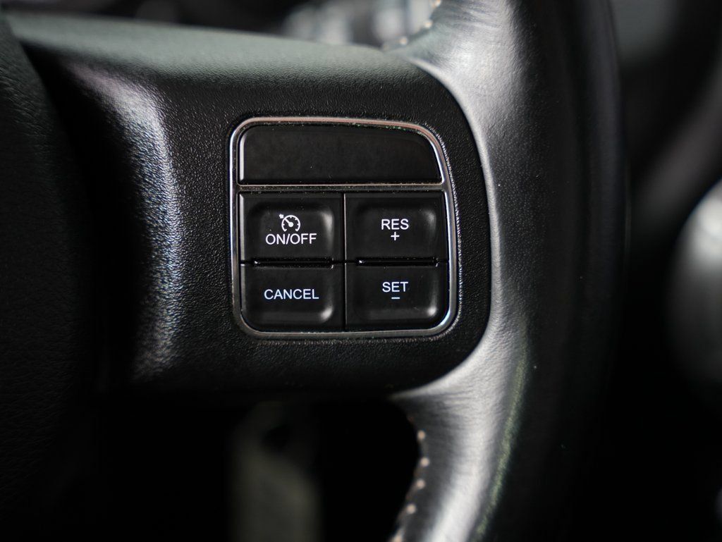 Used 2012 Jeep Wrangler Rubicon AWD/4WD image 13