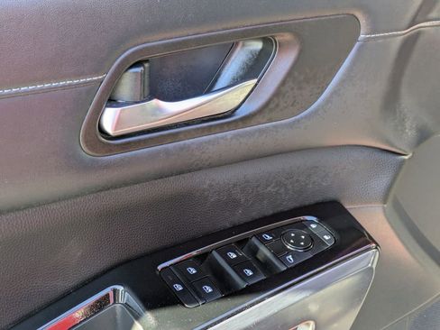 Certified 2022 Nissan Pathfinder SL image 11