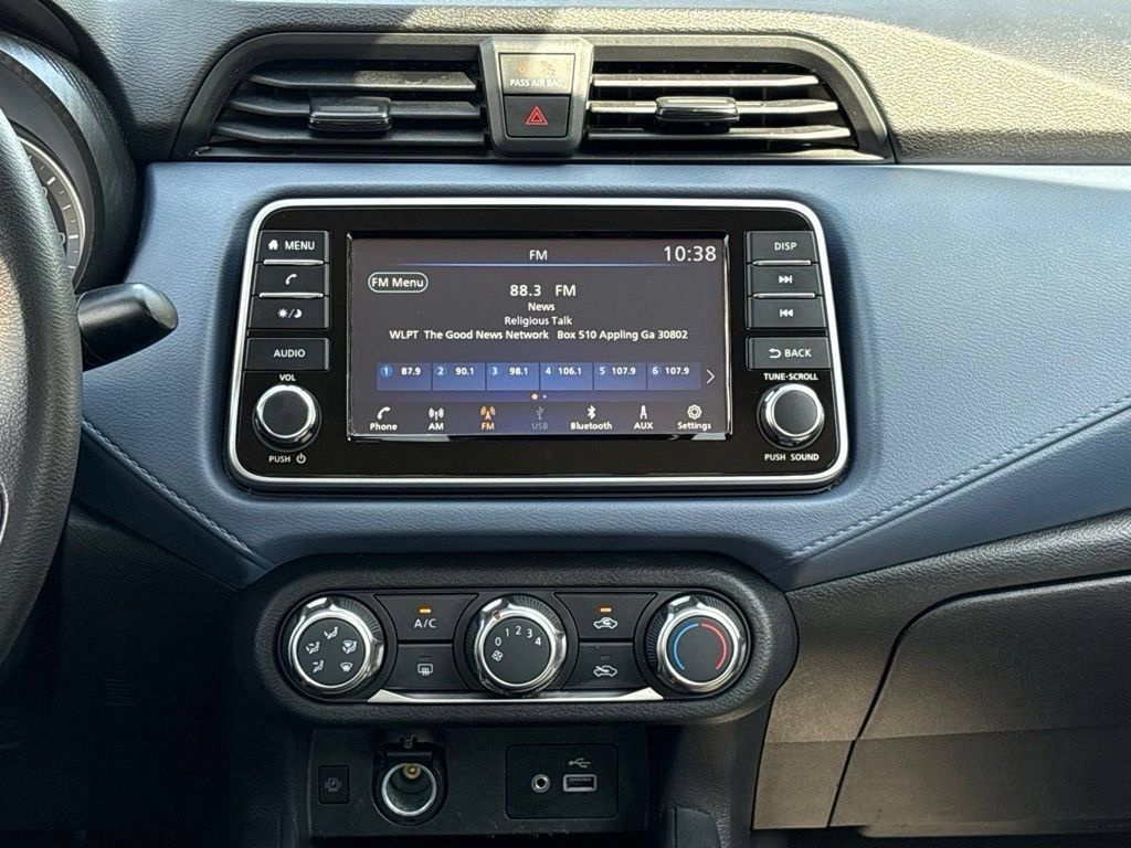 Used 2025 Nissan Versa SV FWD image 28