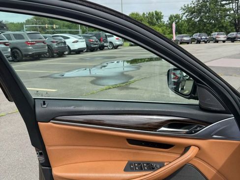 Used 2017 BMW 540i xDrive w/ Premium Package image 8