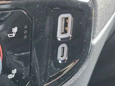 Used 2024 GMC Sierra 1500 Elevation image 11