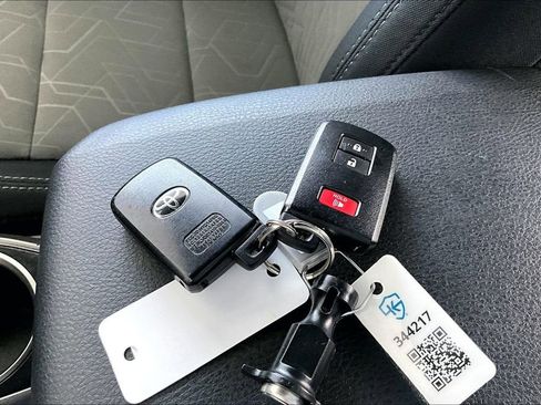 Certified 2022 Toyota Tacoma TRD Sport w/ Technology Package image 36