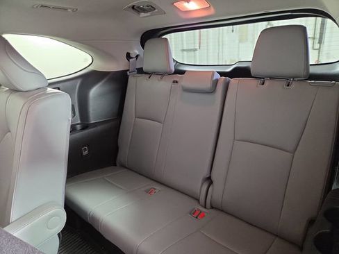 Used 2020 Toyota Highlander Limited AWD/4WD image 16