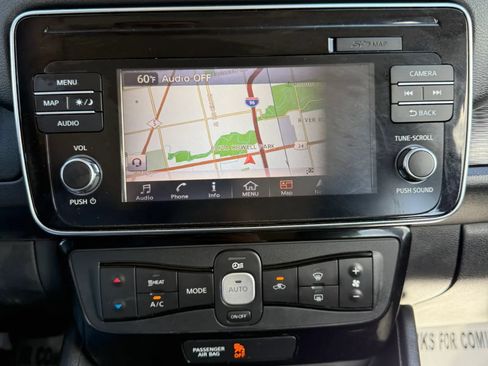 Used 2018 Nissan Leaf SV FWD image 14