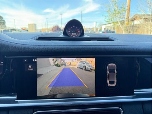 Used 2018 Porsche Panamera 4S image 17