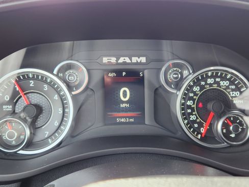 Used 2024 RAM 2500 Tradesman w/ Chrome Appearance Group AWD/4WD image 14