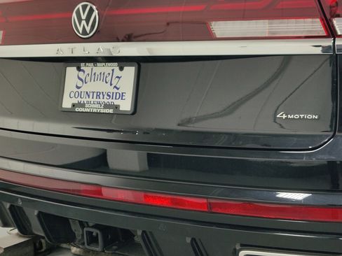 Certified 2025 Volkswagen Atlas Cross Sport SEL Premium R-Line image 4