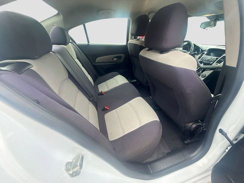 Used 2015 Chevrolet Cruze LS image 24