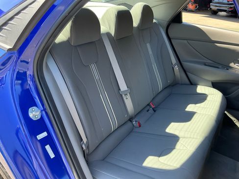 Used 2023 Hyundai Elantra SEL w/ Convenience Package image 20