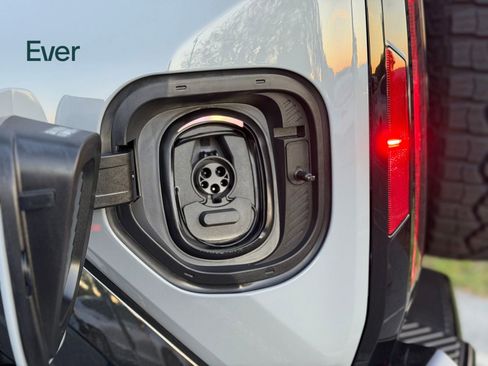 Used 2024 GMC Hummer EV 3X w/ Extreme Off-Road Package image 10