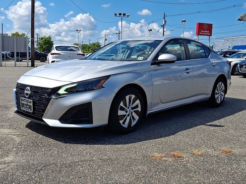Certified 2023 Nissan Altima 2.5 S FWD image 3
