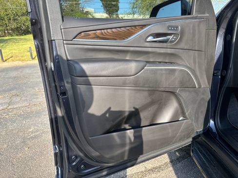 Used 2024 Cadillac Escalade Sport Platinum AWD/4WD image 11