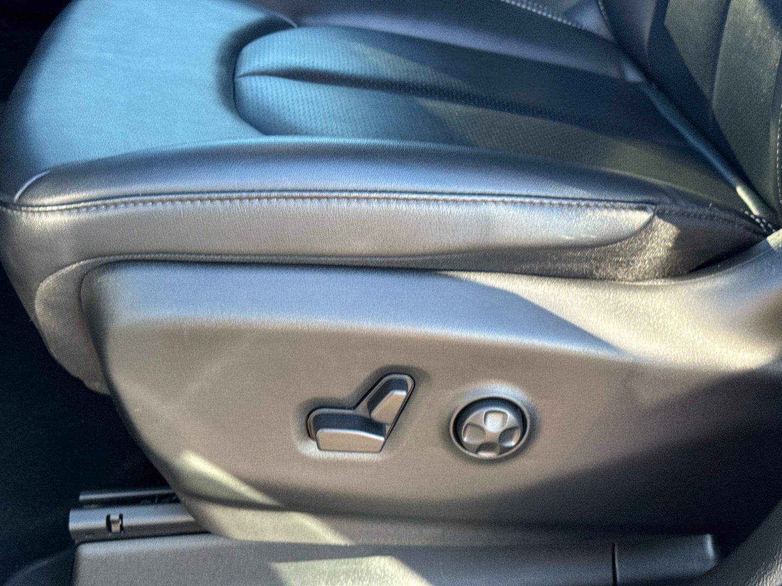 Used 2025 Chrysler Pacifica Select FWD image 20