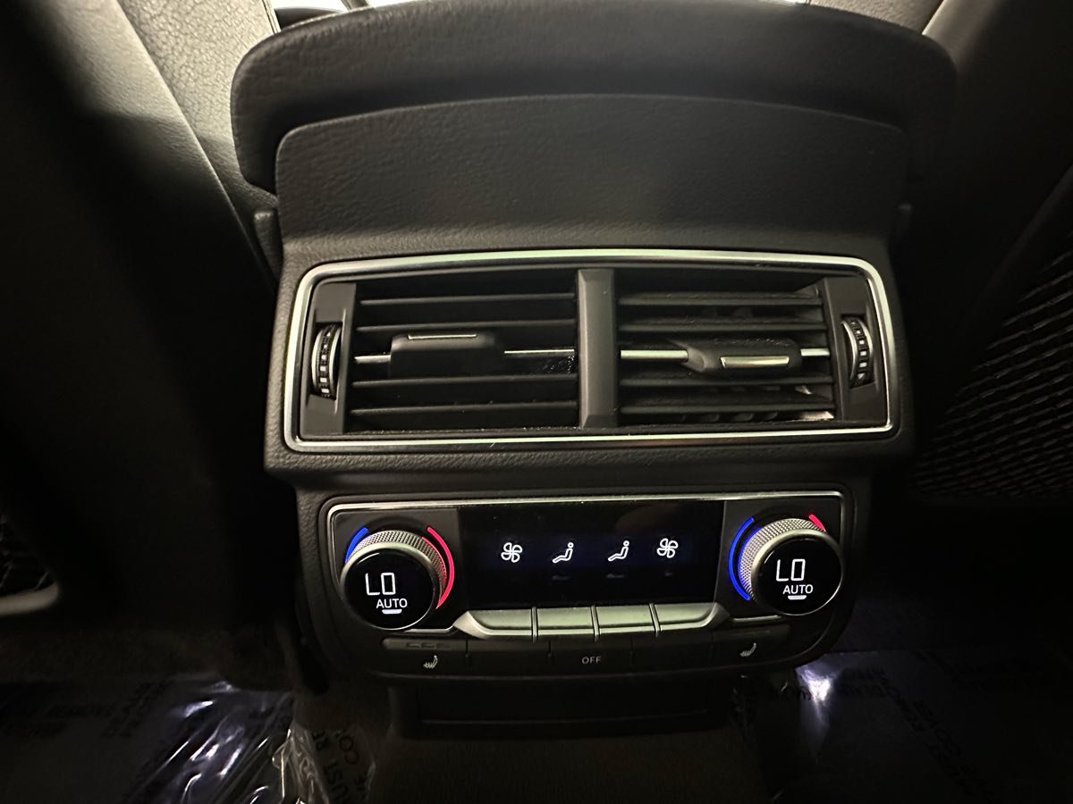 Used 2017 Audi Q7 3.0T Prestige w/ Prestige Package AWD/4WD image 31