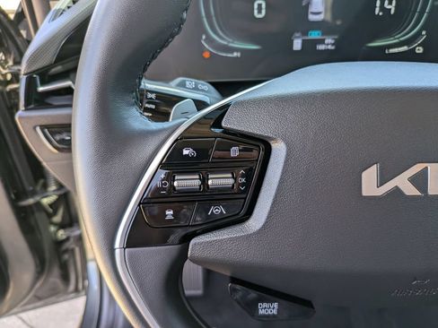 Certified 2024 Kia Niro EX FWD image 29