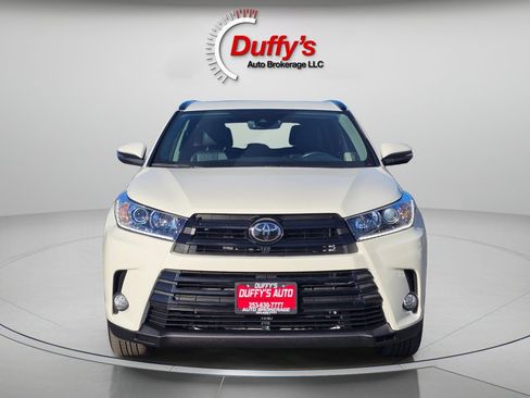 Used 2017 Toyota Highlander SE image 12