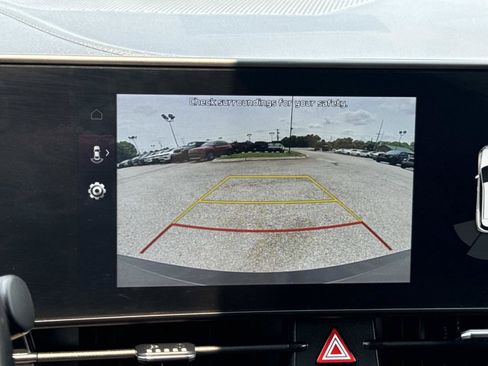 Used 2023 Kia Sportage EX FWD image 25