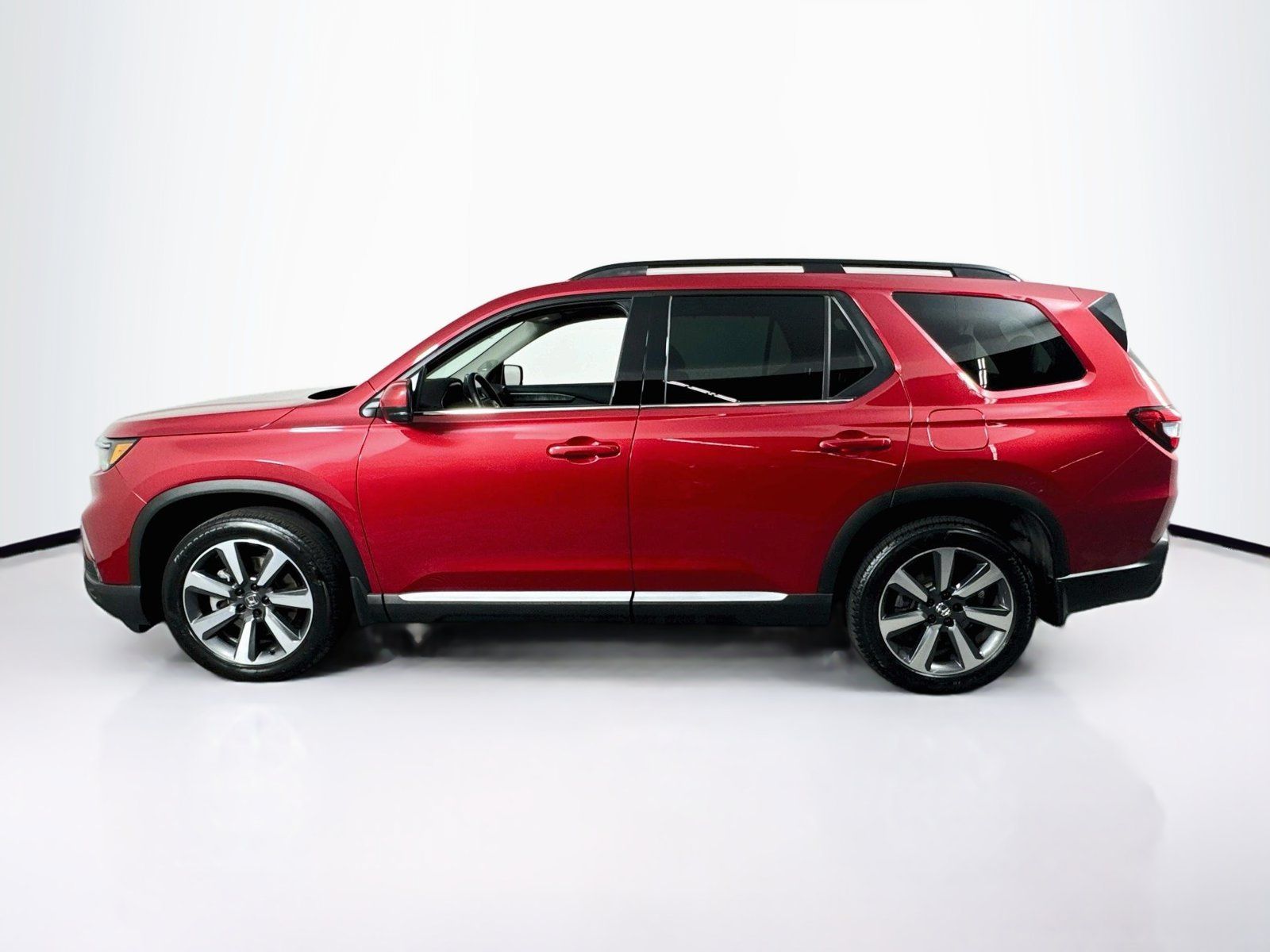 Used 2023 Honda Pilot Elite image 4