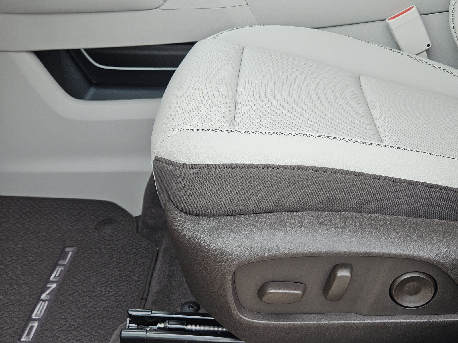 New 2027 GMC Terrain Denali AWD/4WD image 18