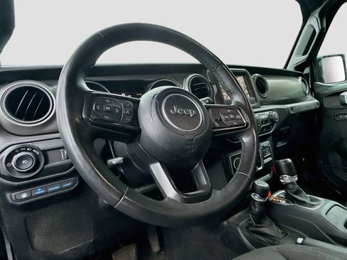 Used 2023 Jeep Wrangler Unlimited w/ Cold Weather Group AWD/4WD image 12