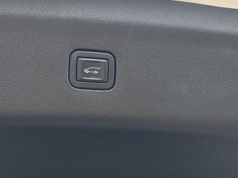 Used 2024 Buick Enclave Premium image 11