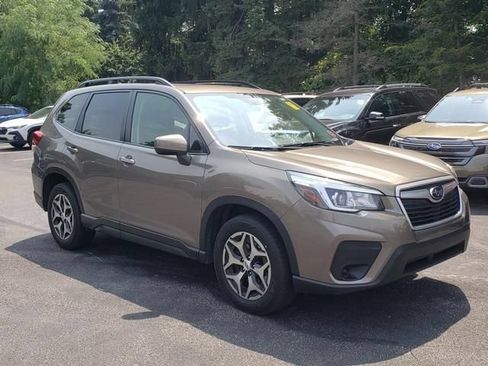 Used 2020 Subaru Forester Premium AWD/4WD image 1