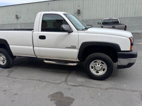 Used 2007 Chevrolet Silverado 2500 W/T w/ Heavy-Duty Power Package image 12