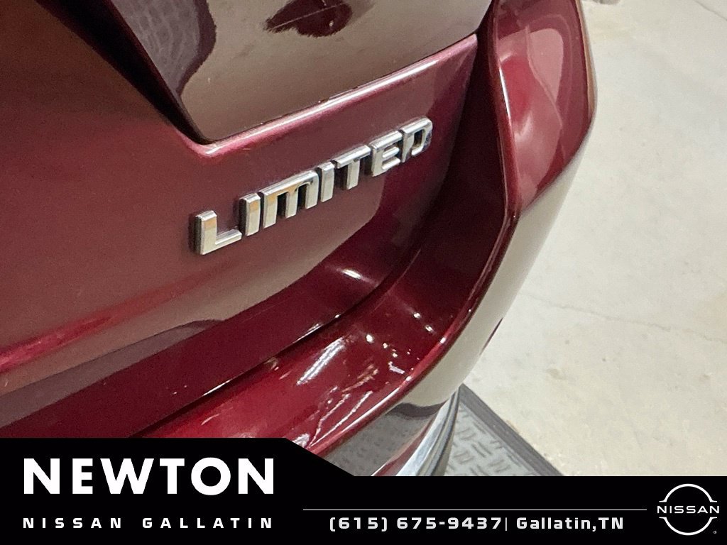 Used 2023 Jeep Grand Cherokee Limited w/ Luxury Tech Group II AWD/4WD image 9