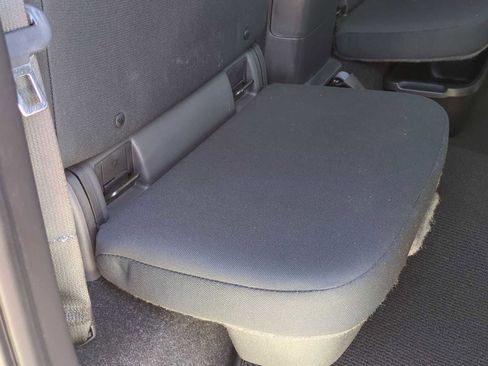 Used 2022 Nissan Frontier SV image 24