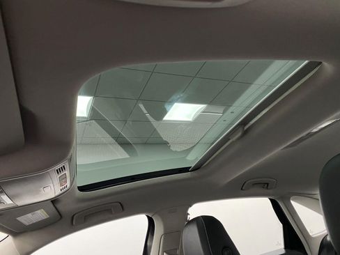 Used 2024 Volkswagen Jetta SE w/ Panoramic Sunroof Package FWD image 28